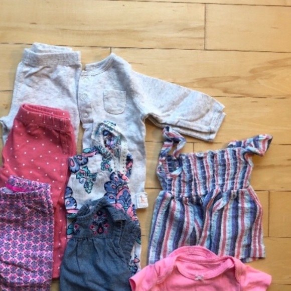 🔥3/$25 LOT OF 3 months baby clothes - Picture 3 of 4